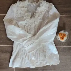 miss look fehér ing fodros galèrral m méret