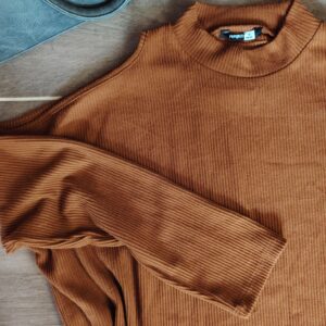 barna csinos szabású vékony anyagú felső xxxl méret