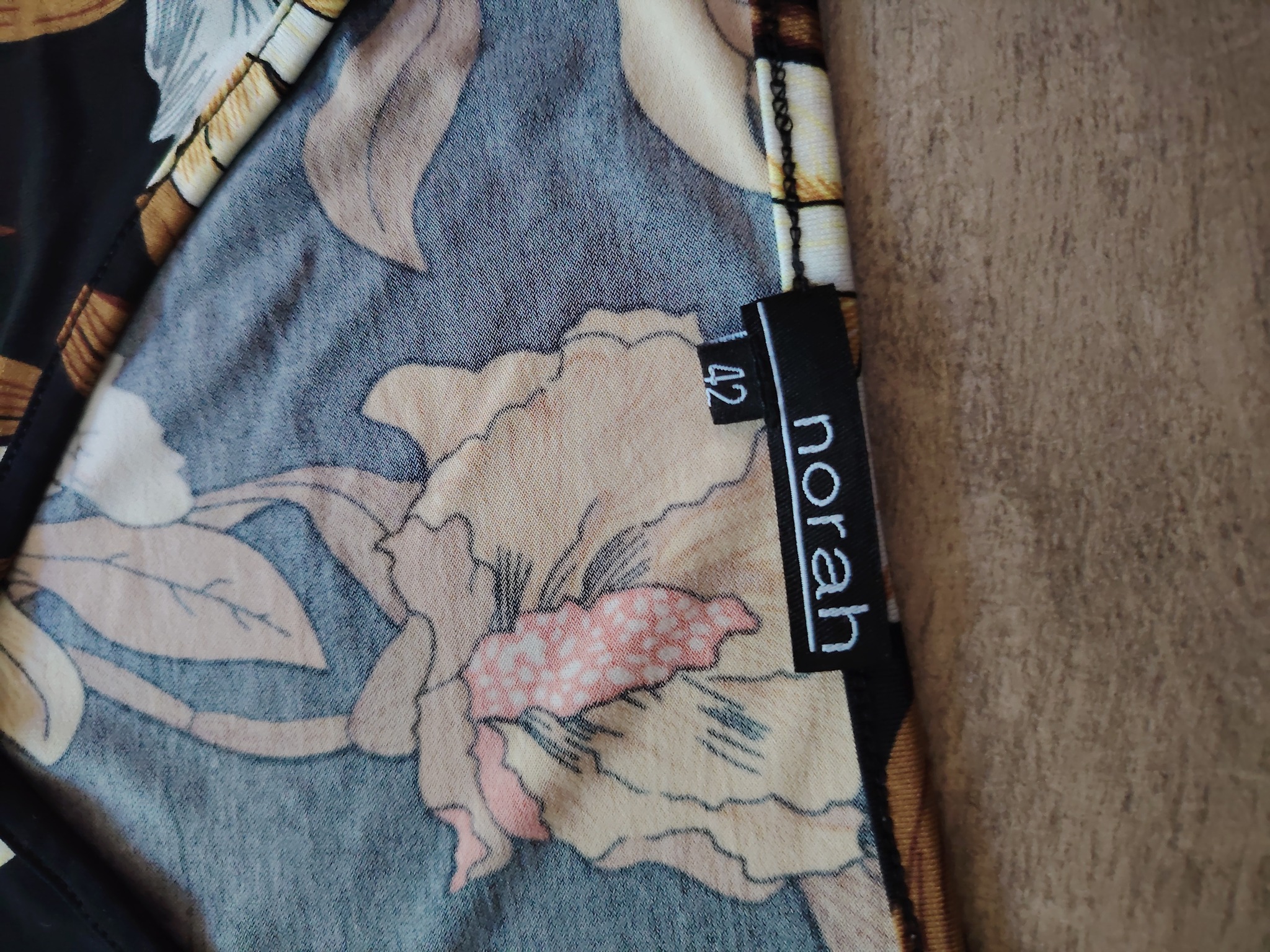 nora felső xl méret