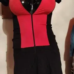 Amnesia teniszruha magenta és fekete színben S méret